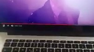 Georg Listing - livestream - watching the video "Boy Don't Cry" (20.10.17)