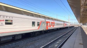 ТЭП70-0198. С фирменным поездом 045А, "Текстильный Край", сообщением: Санкт - Петербург - Иваново.