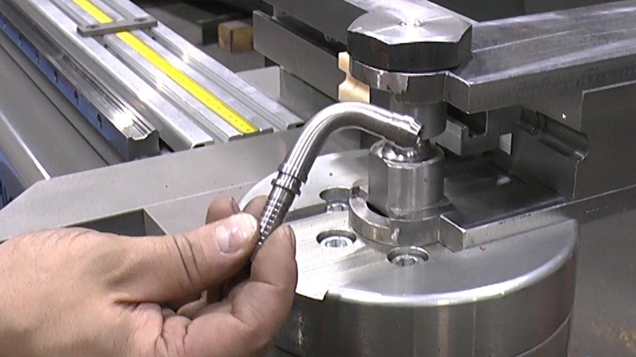 Автоматический трубогиб с компьютерным управлением ce-51 master 3x. Шланг газовый (1/2"; г/г; 5. Подводка гибкая (1/2 гайка/штуцер м10_l=60см). Подводка гибкая (1/2 гайка/штуцер м10_l=60см). Гибкая подводка для увп 1/2" l=1.