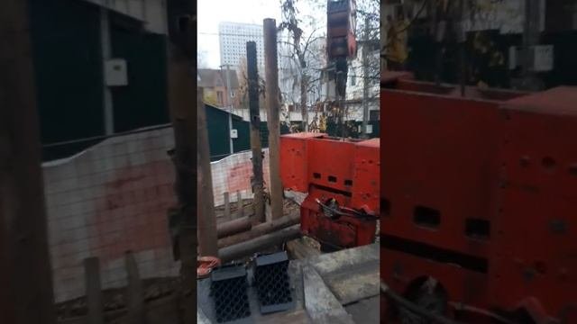 Извлечение труб с вибропогружателем Мюллер но никого не советую работать с вибропогружателем
