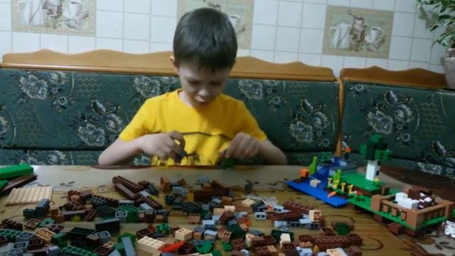 Конструктор: Целая деревня майнкрафт!!! Дом с мебелью, огород, загоны с животными!!! смотреть онлайн