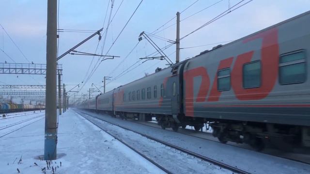 Летчик. ЭП2К-295 со скорым поездом «Россия» Москва – Владивосток