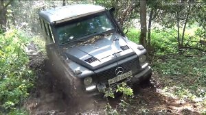 Мерседес Гелендваген и УАЗ на тотальном бездорожье.