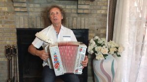 Что стоишь качаясь, тонкая рябина?..