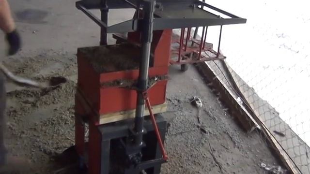ВИБРОСТАНОК ДЛЯ БЛОКОВ. СТАНОК ДЛЯ ШЛАКОБЛОКОВ 