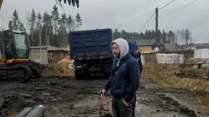 Подготовка участка к строительству. Осушение участка, отсыпка участка песком, вывоз торфа.