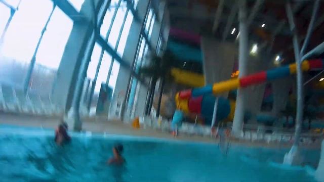 Мореон: СПА + горки смотреть онлайн