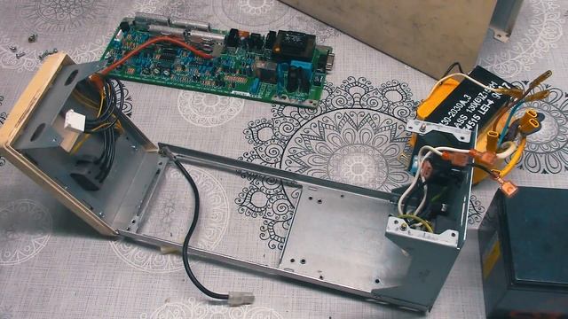 Разбираем ИБП APC 650. смотреть онлайн