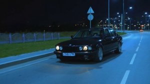 старая школла БМВ е32 740