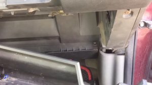 Nissan X-Trail 30 замена салонного фильтра
