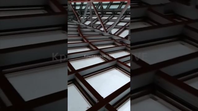 Часто спрашивают, как выглядит внутри стеклянное сооружение «бриллиант» под Живописным мостом 😍