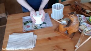 Сухой способ посолки в приготовлениее домашнего сыра.