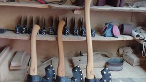 Промысловый топор Соболь 2 на рукоятях 45 , 50 и 65 см .