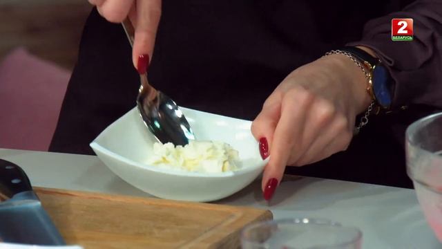 Завтрак от шефа. Включайся! Свекольные панкейки с кремчизом от Максима Лызо смотреть онлайн