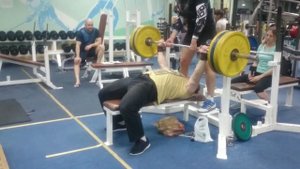 150кг. На 10 раз. Жим лёжа