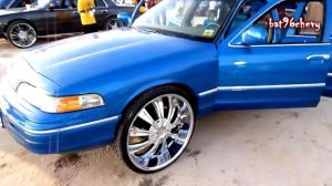 Blue Ford Crown Vic on 26's - HD