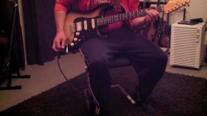 Raw demo by Stefan Reisacher Smitty Nr.2 with Smitty Classic 59 neck and middle pickups.