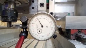 Проверка биения фрезы в цанге шпинделя