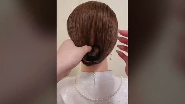 простая и красивая булочка 2022 //прически смотреть онлайн