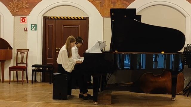 Полька. А. Цфасман. Переложение для двух фортепиано В.Сапарова. Исп. А. Еленец и Г. Кильдюшевский смотреть онлайн