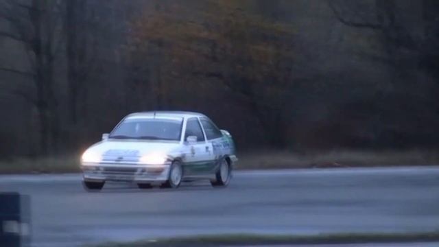 Ford Escort MK5 CE14 RS2000 de Tomas Procházka de corrida смотреть онлайн