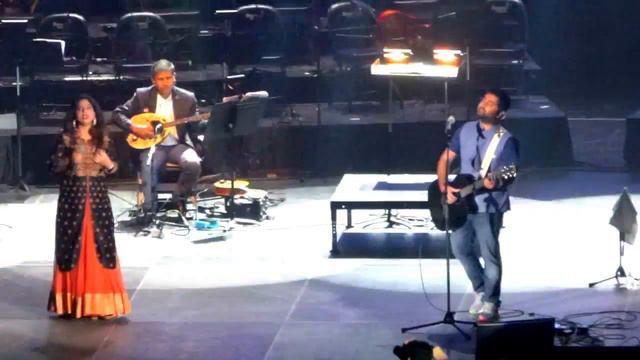 Arijit Singh With His Soulful Performance live with his little sister Amrita смотреть онлайн