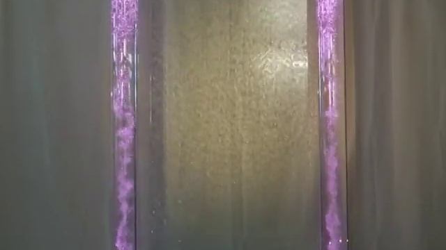 Пузырьковые вихревые колонны и водопад по стеклу в общей композиции смотреть онлайн