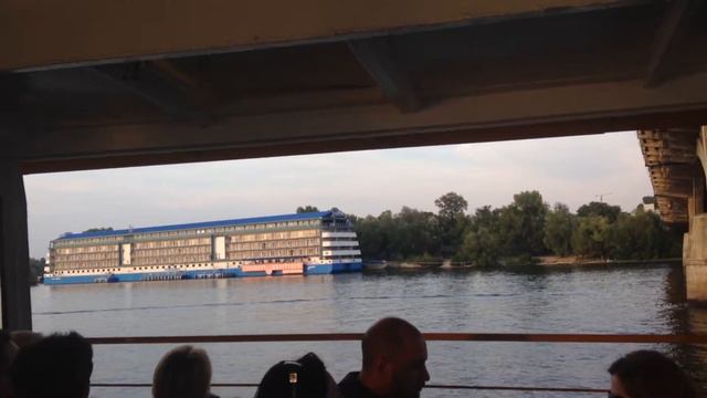 Прогулка по реке Днепр. Киев 2016 смотреть онлайн