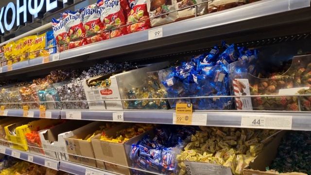 The Biggest Supermarket in the Smallest City of Moscow Region. Life in Russia Under Sanctions смотреть онлайн