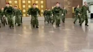 Потанцуем? Танец-шутка с актерами фильма "Спецназ". Детский балет Росгвардии.