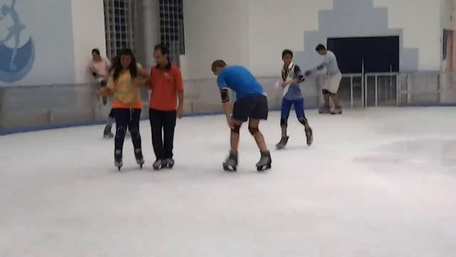 Как катаются на коньках в Египте!!! смотреть онлайн