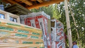 Как установить или заменить опорный столб в срубе