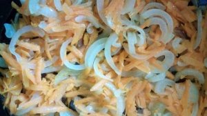 Перец фаршированный овощами и рисом