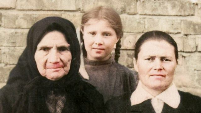 2022-05-01 Бабушка, вьетнамцы, чебуреки, фото смотреть онлайн