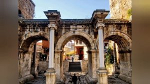 История ворот Адриана в Анталии