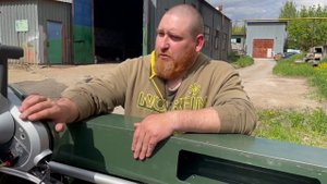 Килевая лодка из ПНД 4 м по типу Север с консолью и мотором mercury 10. В ожидании клиента