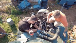 Выясняем почему застучал двигатель ЗиЛ-157  Мы были удивлены когда разобрали двигатель!!!