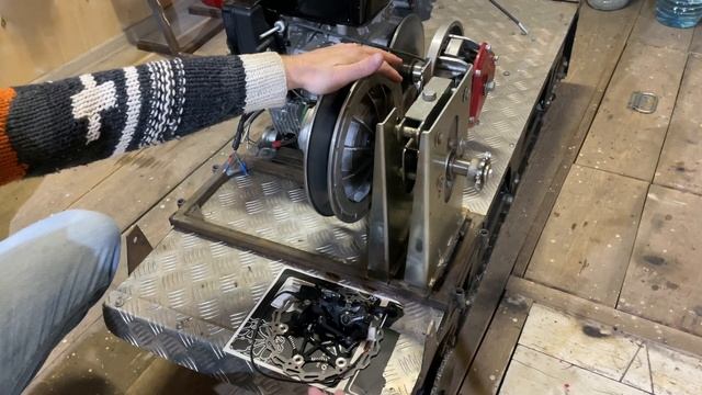 Дисковый тормоз на мотобуксировщике/ установка смотреть онлайн