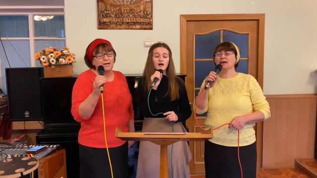 УТРОМ КОГДА ВСТАЁТ РАССВЕТ ХРИСТИАНСКАЯ ПЕСНЯ смотреть онлайн