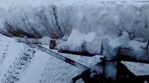 чистка снега отвалом с помощью УАЗа МОНСТРИКА
