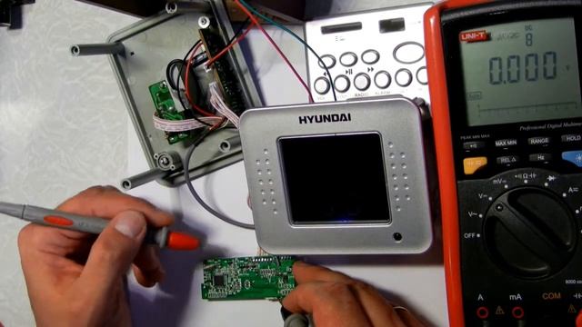 Ремонт электронного будильника HYUNDAI смотреть онлайн