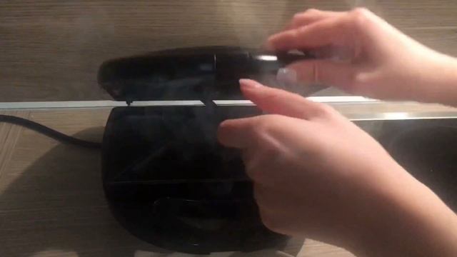 Сэндвич с колбасой и сыром в мультипекаре Redmond смотреть онлайн