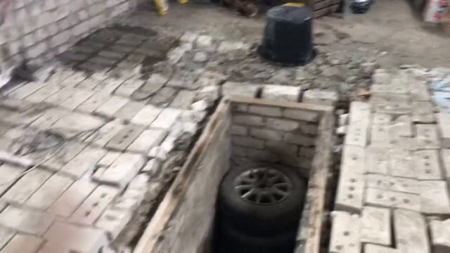 Бюджетный бетонный пол в гараж. Бетонирование зимой с противоморозной добавкой.