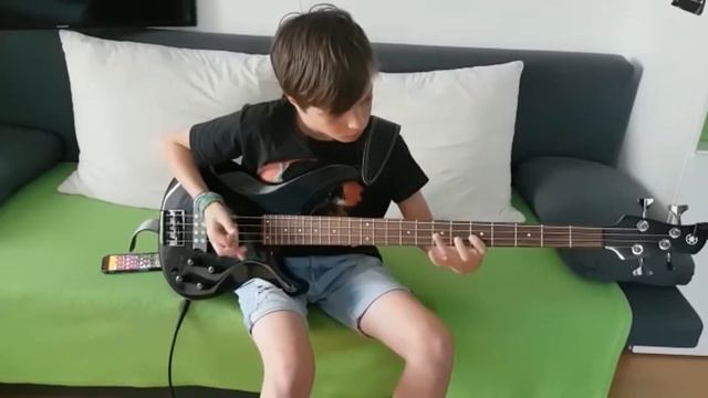 Bassklasse Maximilian Ranzinger- Maximilian Kutzner - Marcus Miller / Intro Duction смотреть онлайн