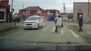 ? В Апшеронске сегодня ребёнка сбила машина.