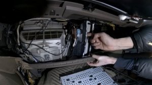 Как заменить салонный фильтр в Хонде Одиссей RA-6 Ra7 ra8 ra9. Часть 2