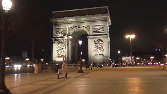 пустынный ПАРИЖ накануне КАРАНТИНА: кафе закрыты, бутики съезжают, пустые полки, макрон по телеку смотреть онлайн