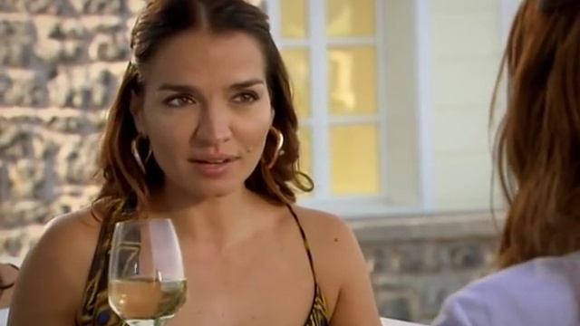 Küçük Sırlar 2.Bölüm смотреть онлайн