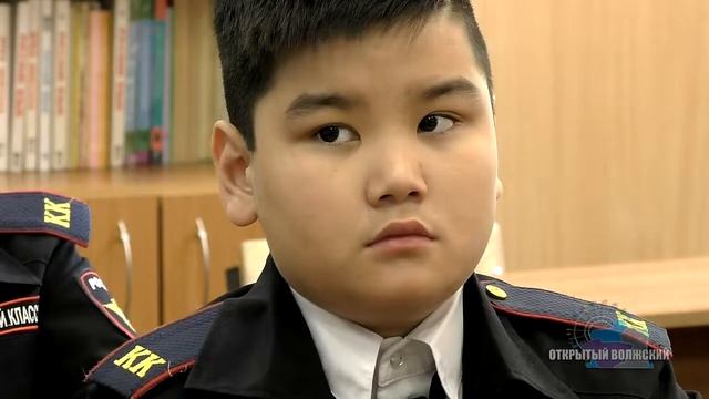 В школе установили парту героя смотреть онлайн