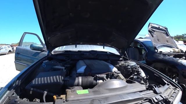 Погром на Авторазборке в США / Пофигизм работников и клиентов ! смотреть онлайн